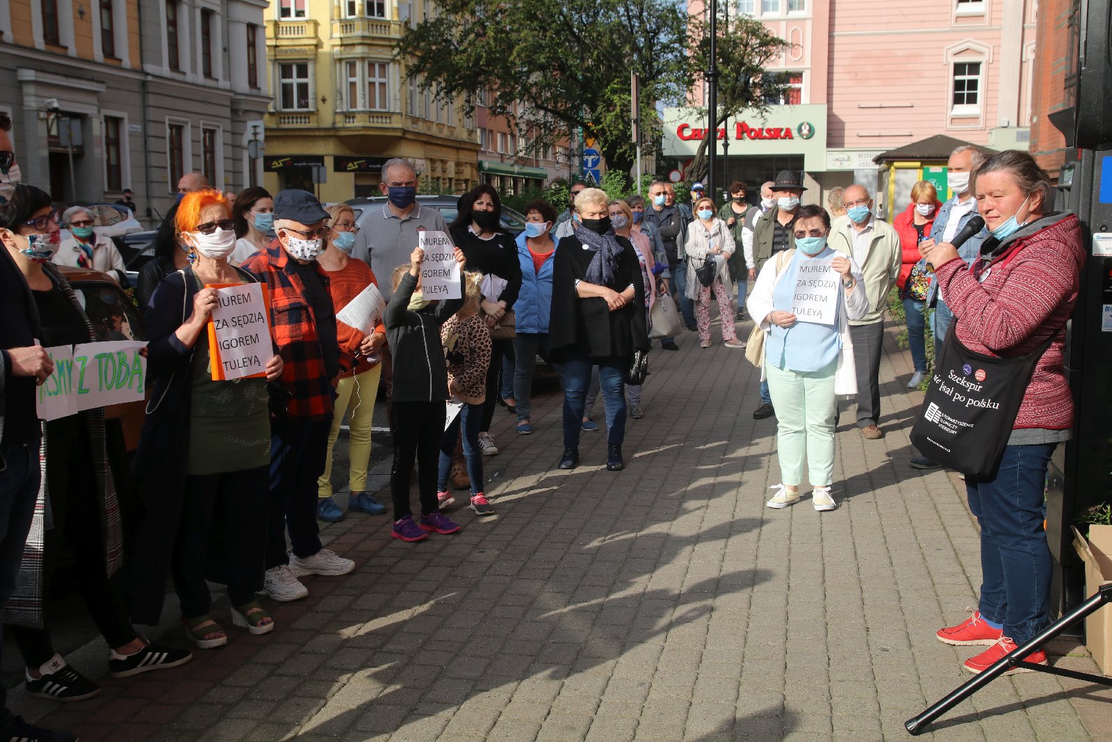 Przed Sądem Okręgowym manifestowali w obronie sędziego