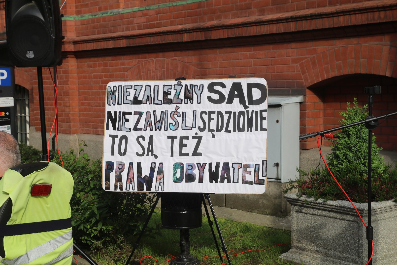 Przed Sądem Okręgowym manifestowali w obronie sędziego