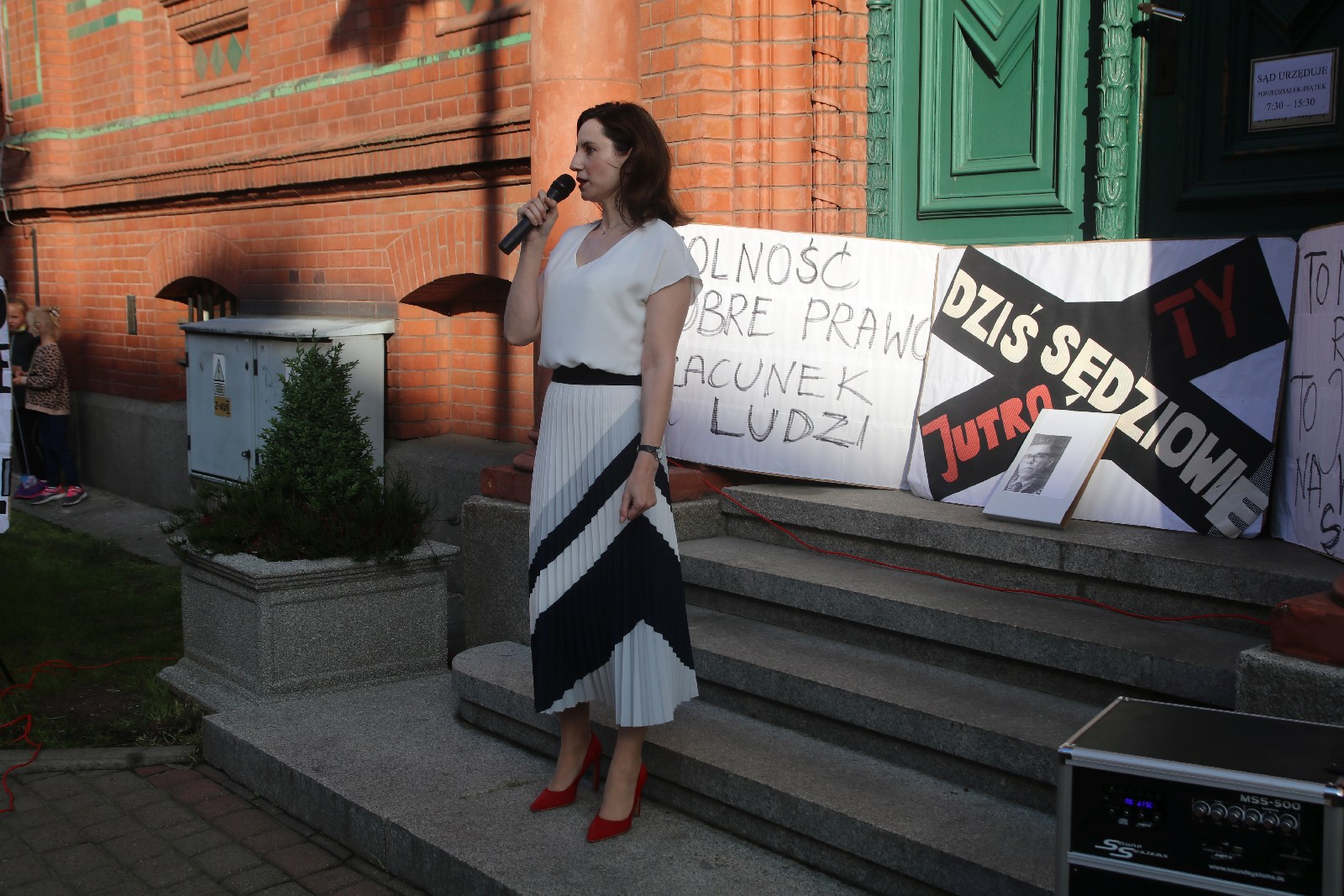 Przed Sądem Okręgowym manifestowali w obronie sędziego