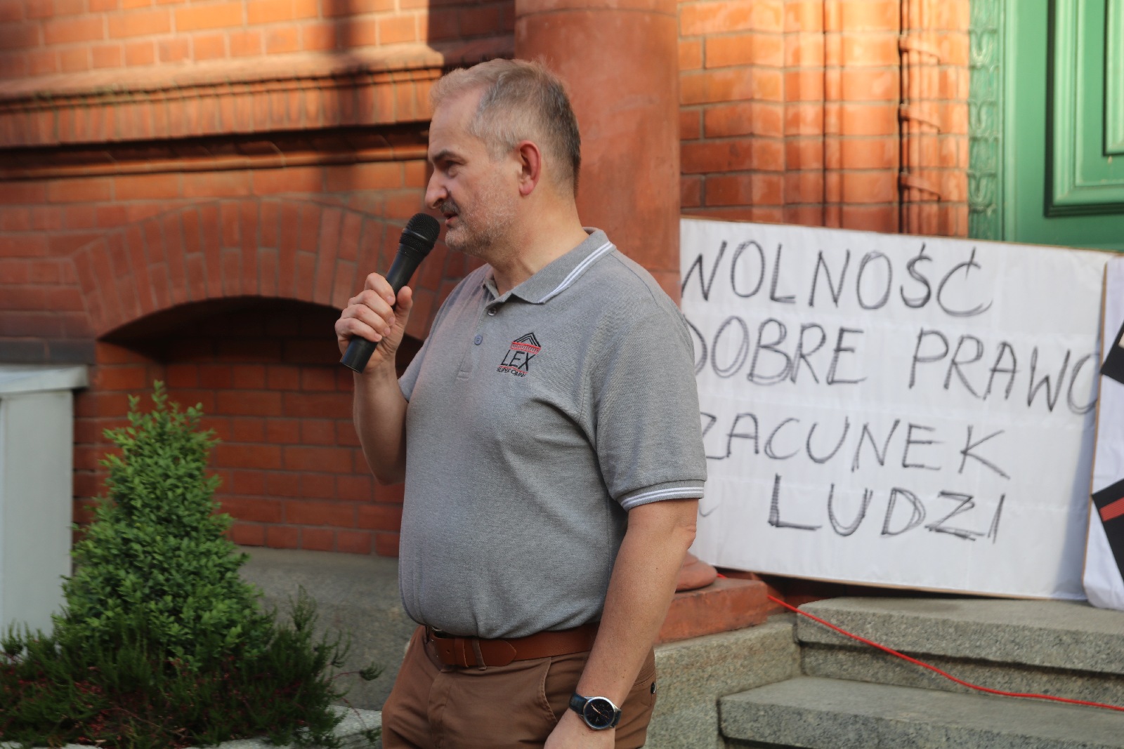 Przed Sądem Okręgowym manifestowali w obronie sędziego