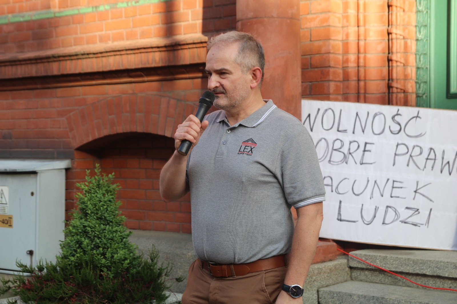 Przed Sądem Okręgowym manifestowali w obronie sędziego