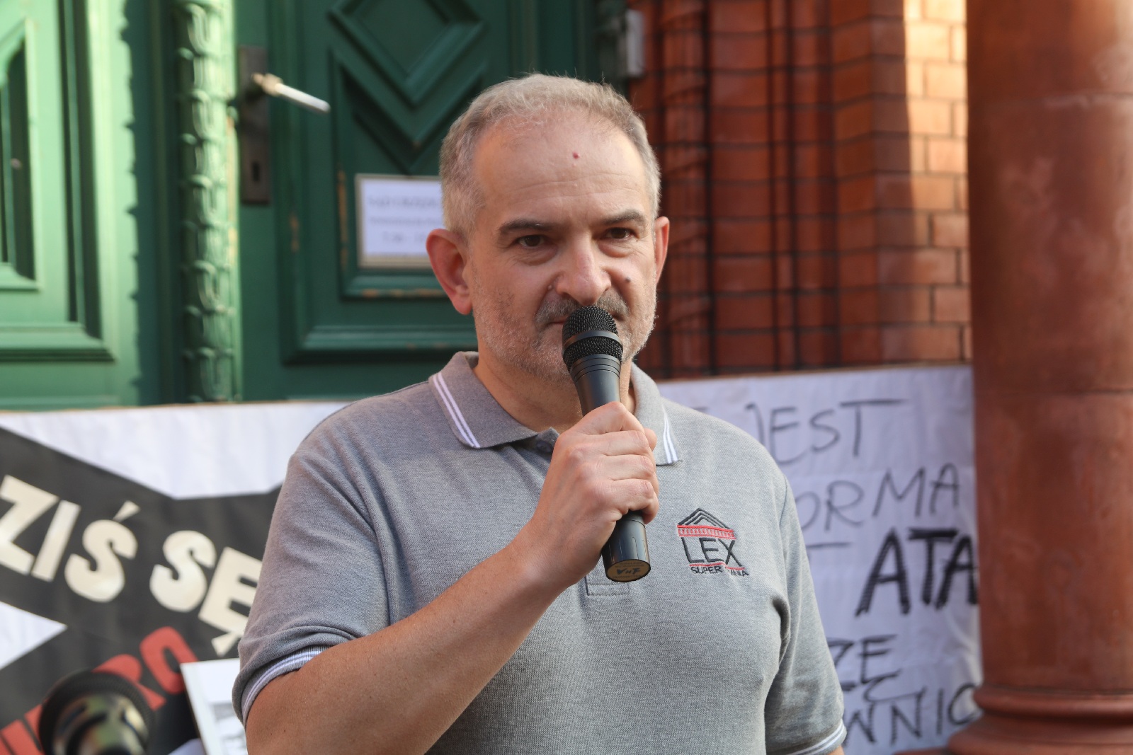 Przed Sądem Okręgowym manifestowali w obronie sędziego