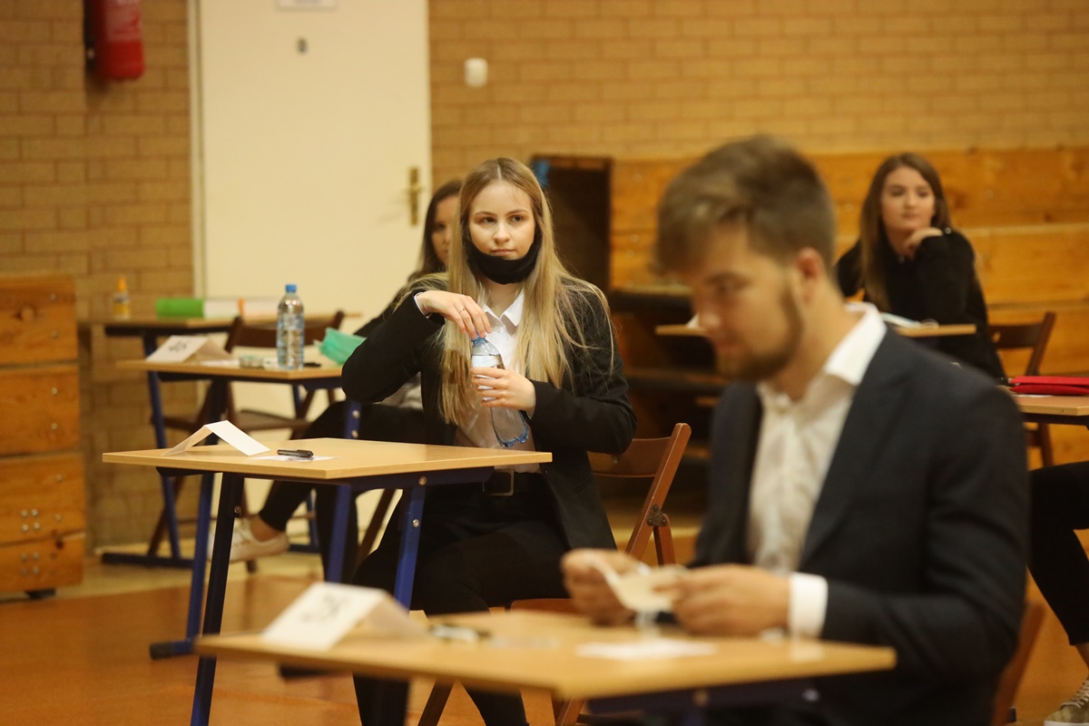Maturzyści z I i V LO przystępili do ważnego egzaminu