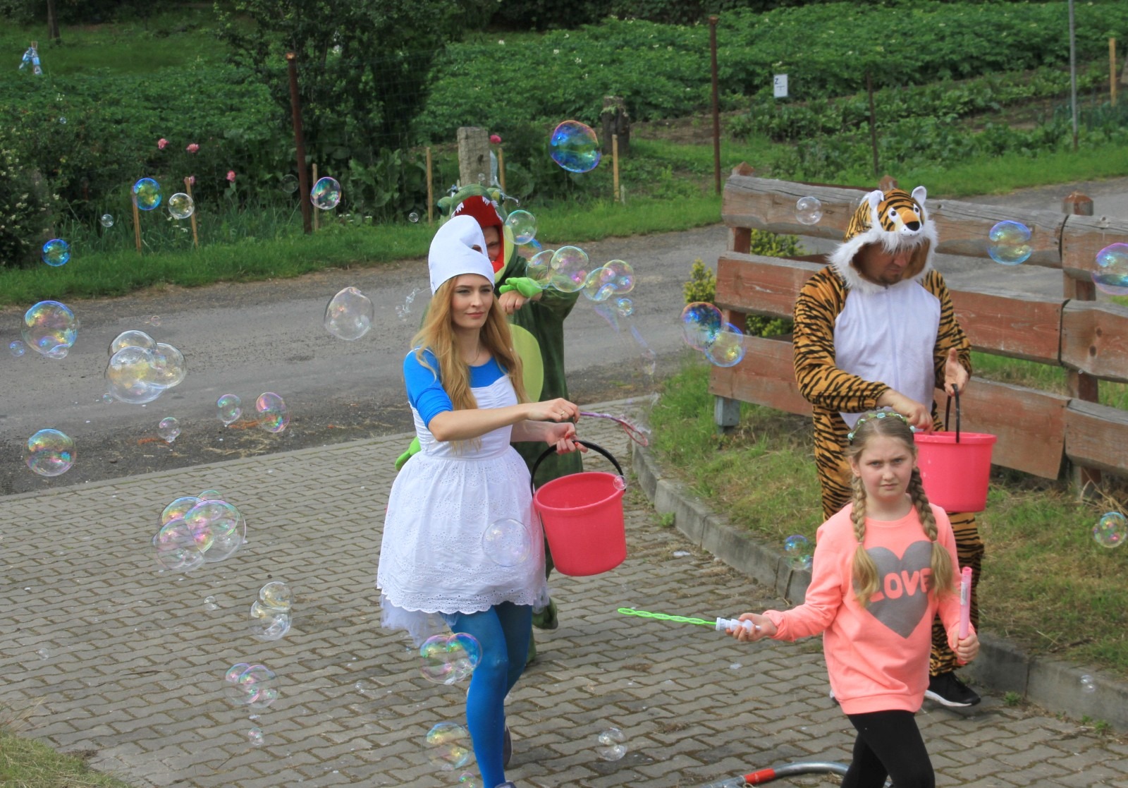 Bajkowa Parada na Dzień Dziecka w Lubieniu i Ogonowicach
