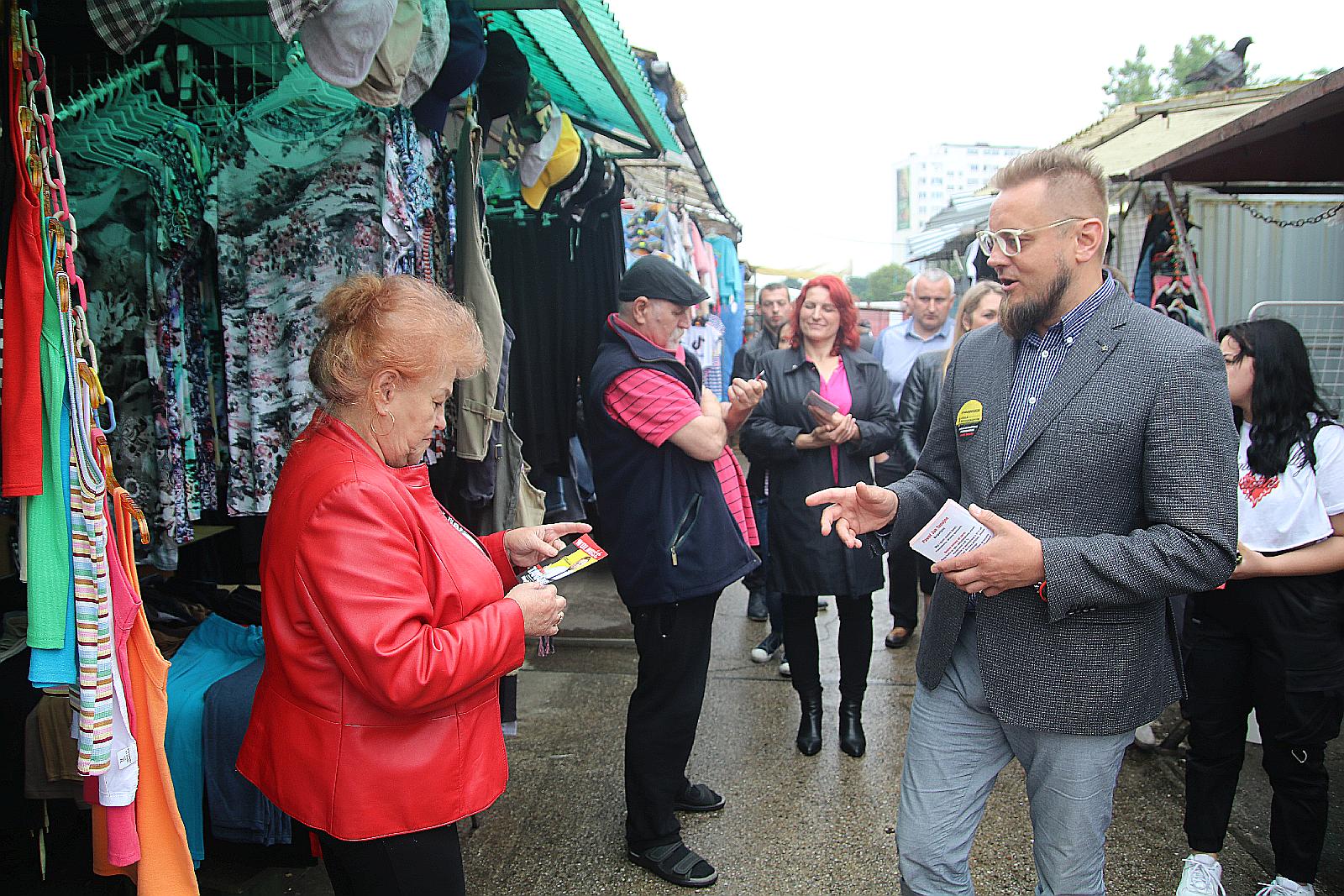 Paweł Tanajno zjadł obiad poszedł na targowisko i odjechał