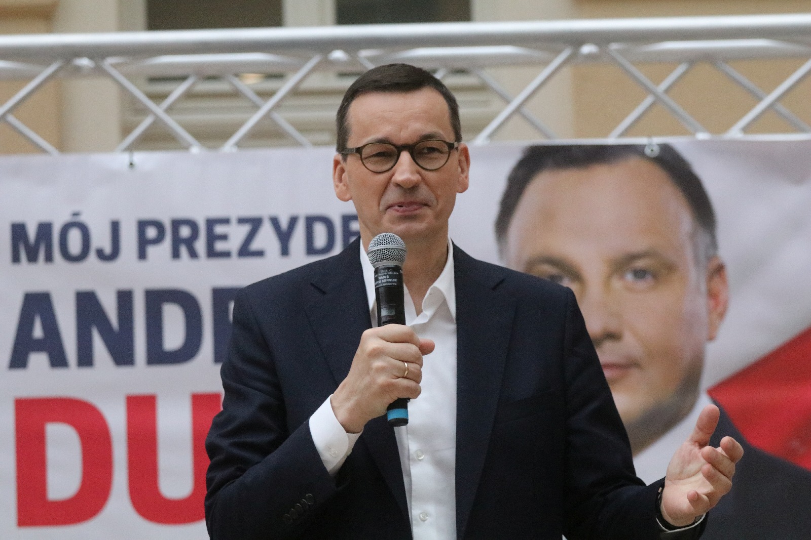 Premier Mateusz Morawiecki z krótką wizytą w Legnicy