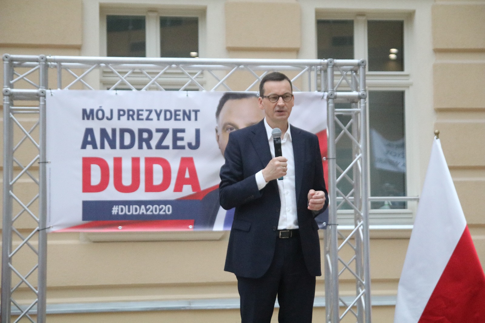 Premier Mateusz Morawiecki z krótką wizytą w Legnicy