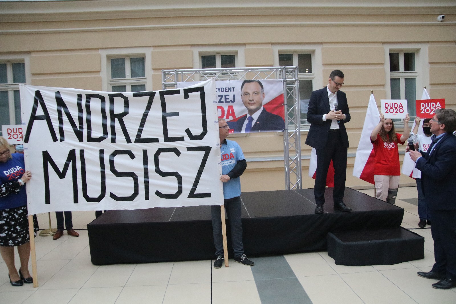 Premier Mateusz Morawiecki z krótką wizytą w Legnicy