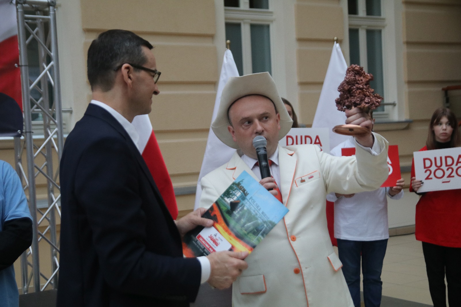 Premier Mateusz Morawiecki z krótką wizytą w Legnicy