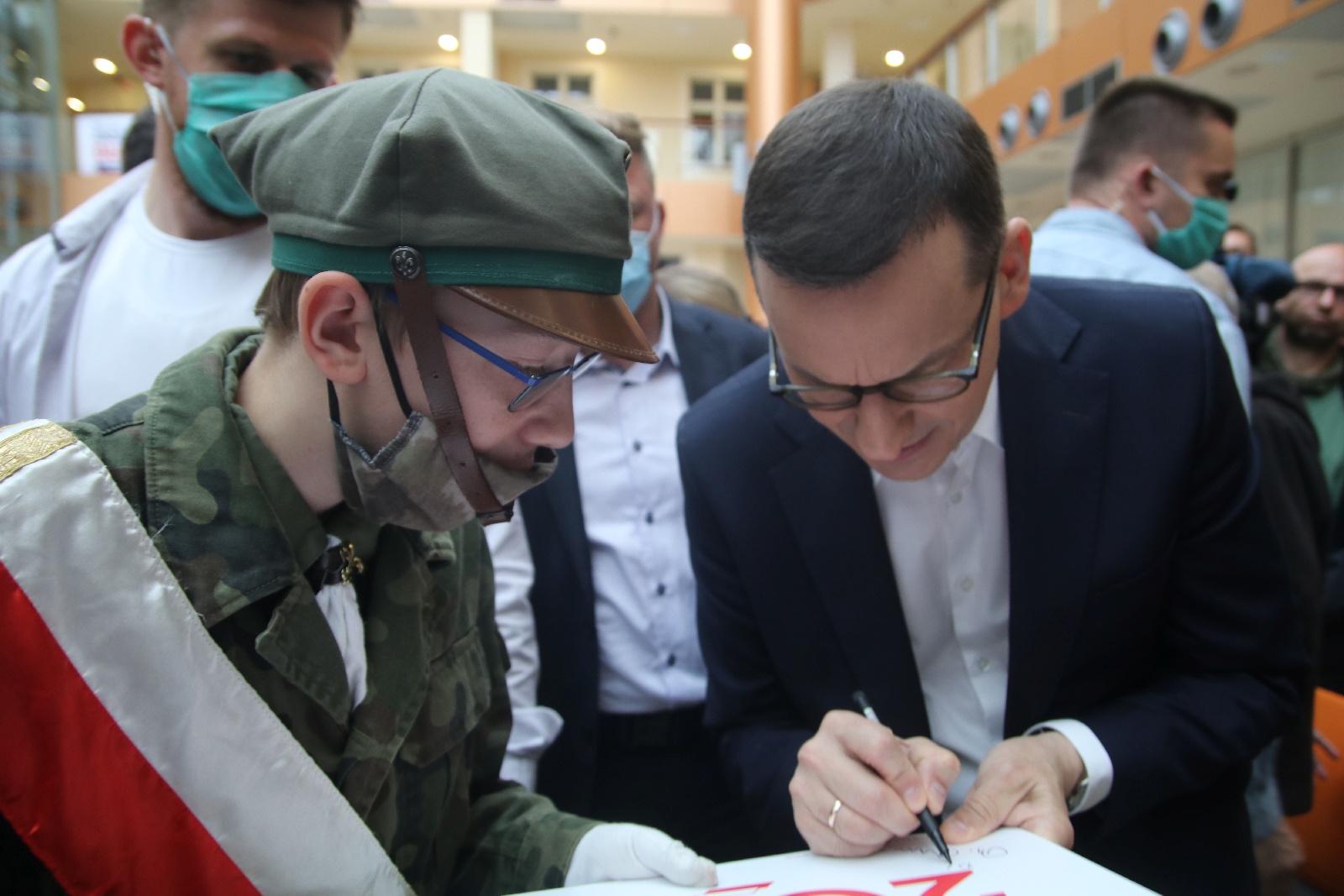 Premier Mateusz Morawiecki z krótką wizytą w Legnicy