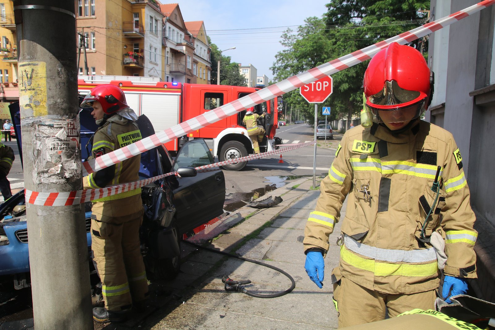 Wypadek na skrzyżowaniu Lotniczej z Hutników. Jedna osoba ranna