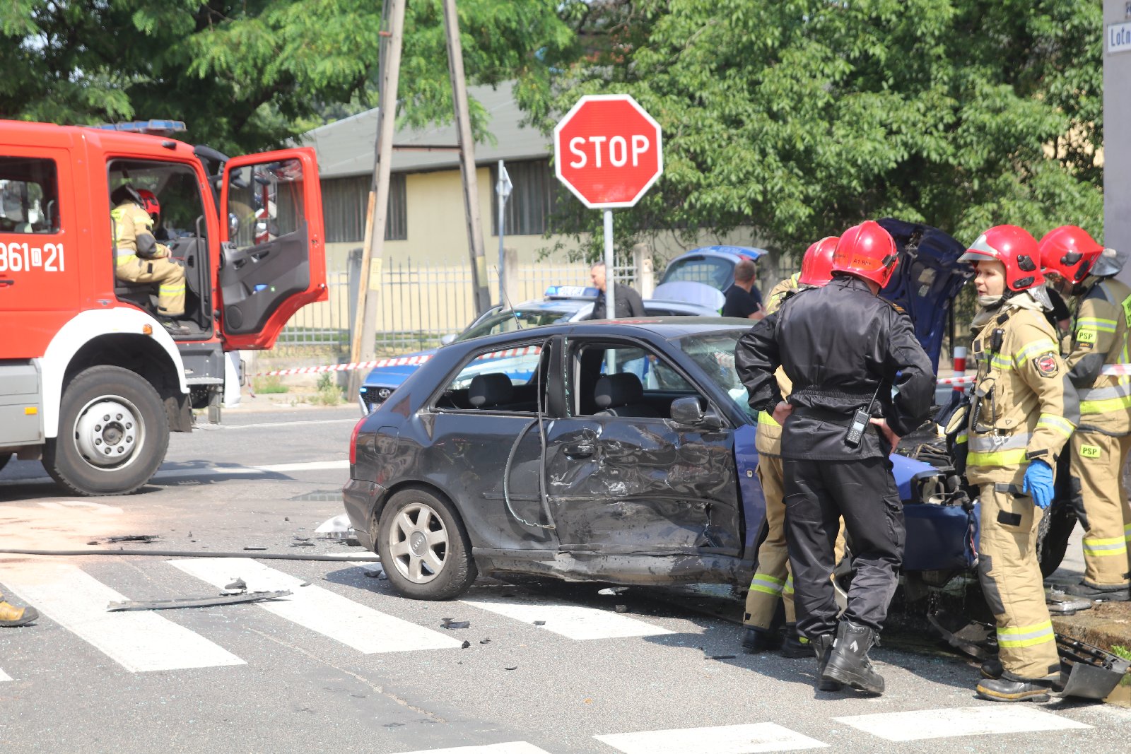 Wypadek na skrzyżowaniu Lotniczej z Hutników. Jedna osoba ranna