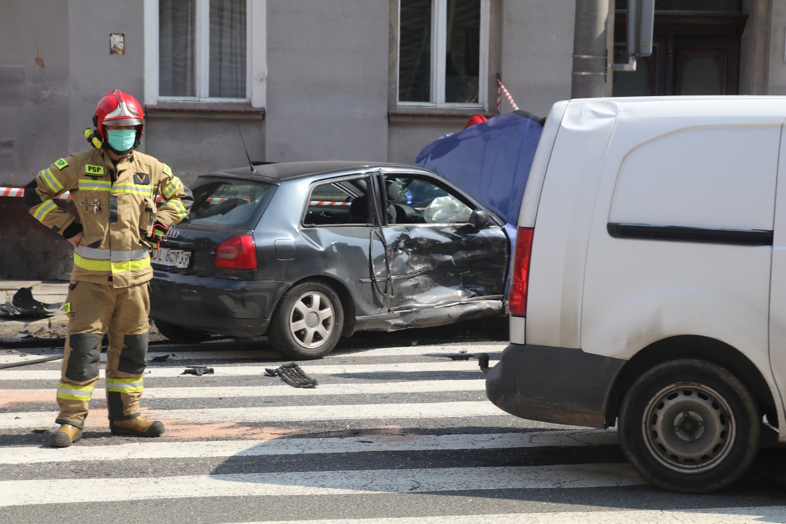 Wypadek na skrzyżowaniu Lotniczej z Hutników. Jedna osoba ranna