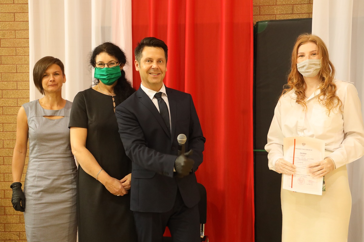 Rozdanie świadectw w V i II liceum ogólnokształcącym