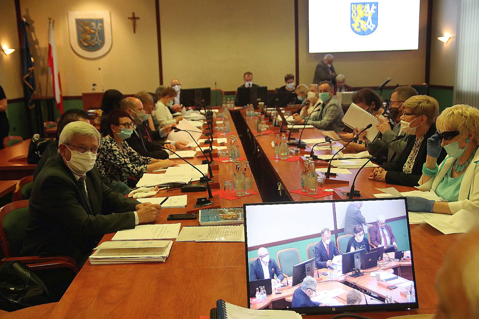 Czerwcowa sesja Rady Miejskiej Legnicy w dobie pandemii