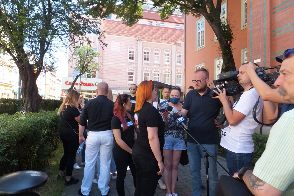 #jedzieszmysl. Wstrząsający apel matek przed legnickim sądem
