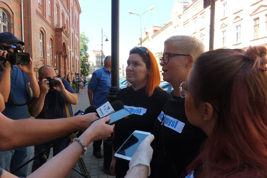 #jedzieszmysl. Wstrząsający apel matek przed legnickim sądem