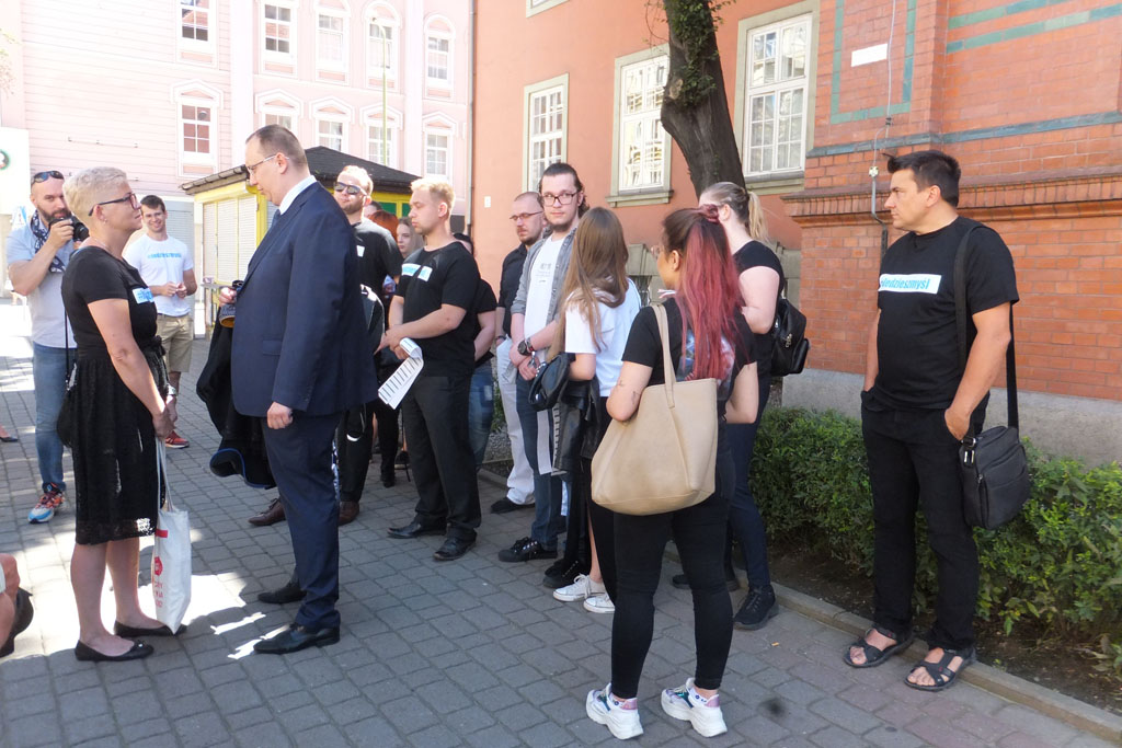 #jedzieszmysl. Wstrząsający apel matek przed legnickim sądem