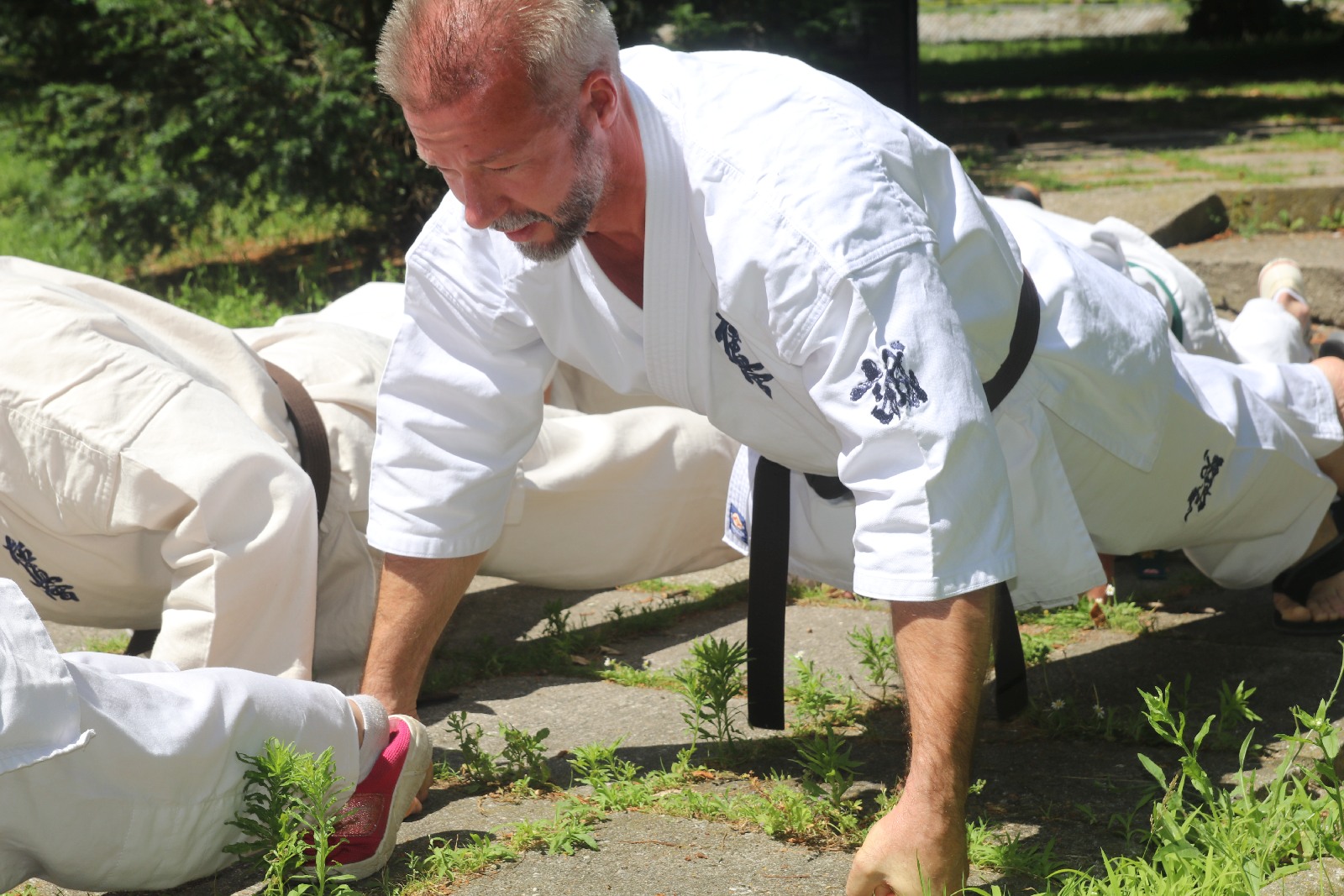 Sensei Ernest pompuje z Legnickim Klubem Karate Kyokushin