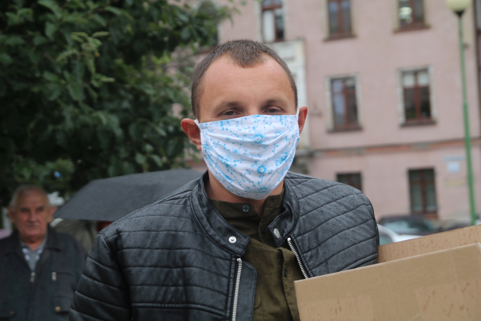 Grupa 150 osób protestowała przeciwko budowie spalarni opon