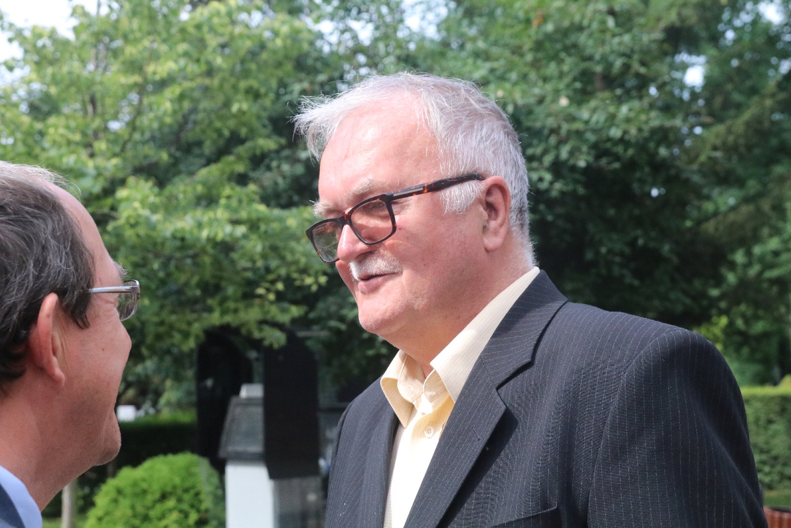 Kilkadziesiąt osób wzięło udział w pogrzebie Zygmunta Urbana