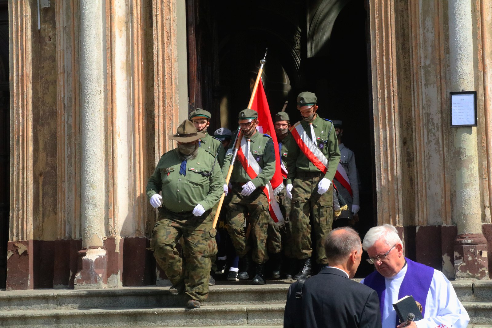 Kilkadziesiąt osób wzięło udział w pogrzebie Zygmunta Urbana