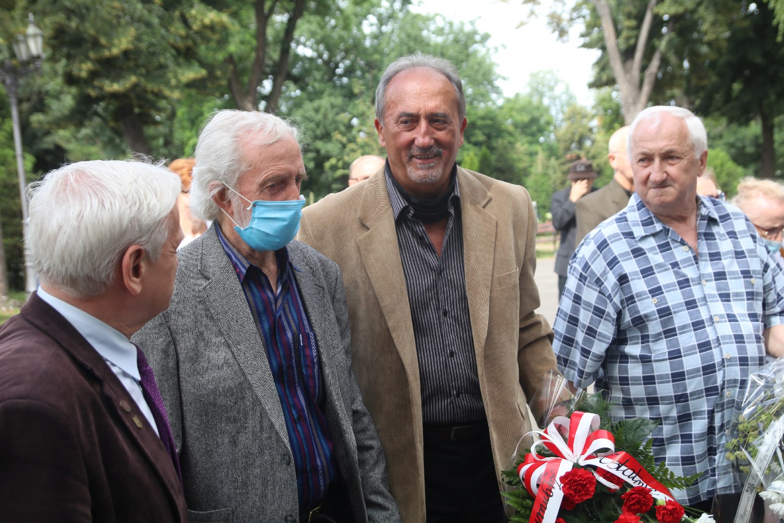 Kilkadziesiąt osób wzięło udział w pogrzebie Zygmunta Urbana