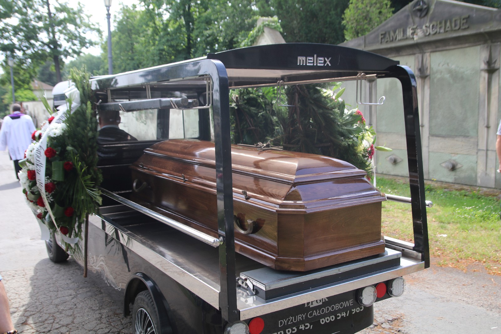 Kilkadziesiąt osób wzięło udział w pogrzebie Zygmunta Urbana
