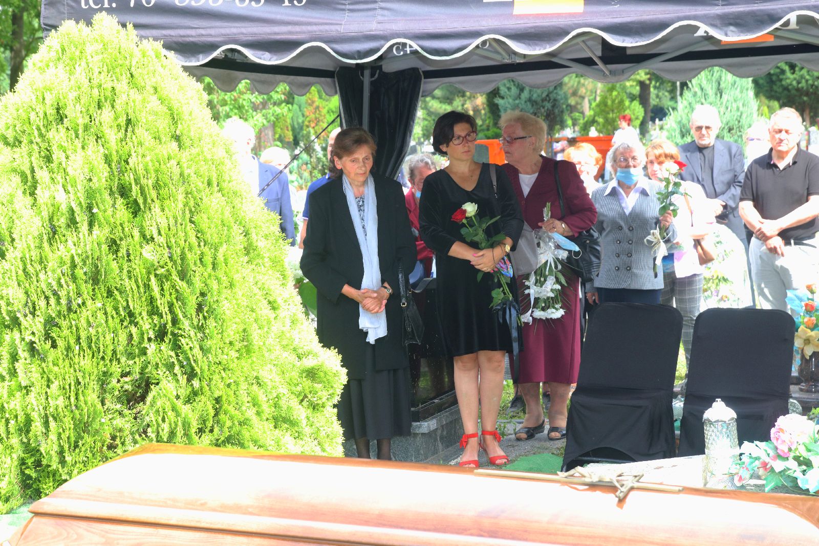 Kilkadziesiąt osób wzięło udział w pogrzebie Zygmunta Urbana