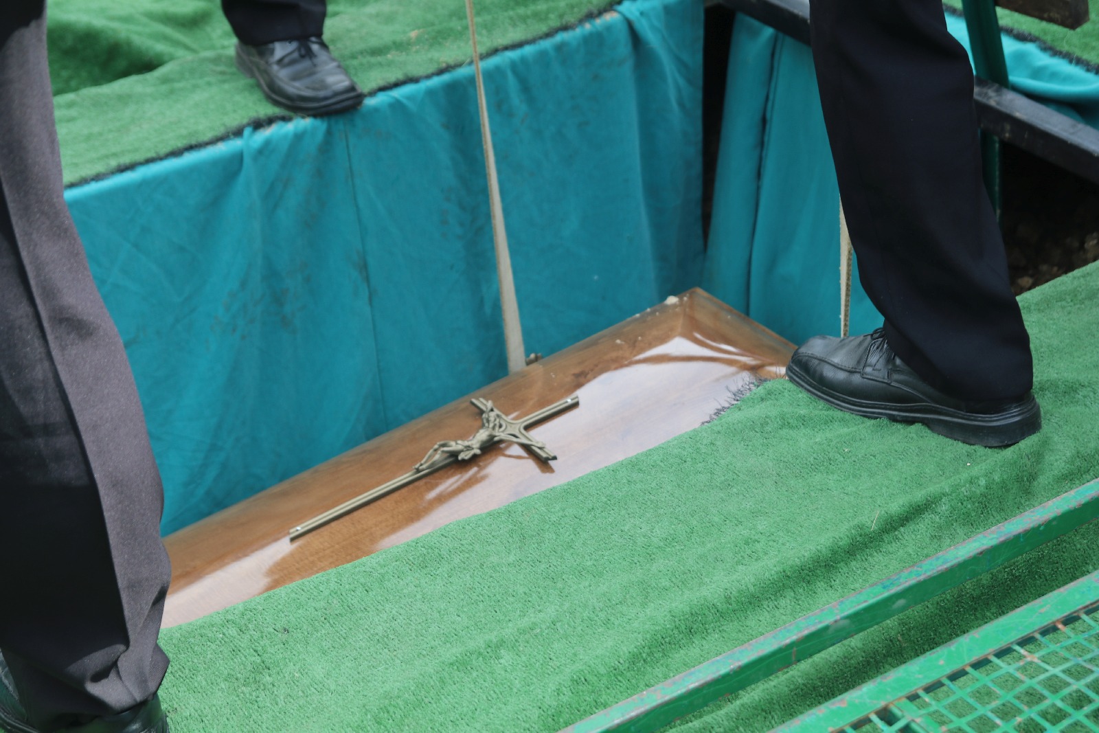 Kilkadziesiąt osób wzięło udział w pogrzebie Zygmunta Urbana