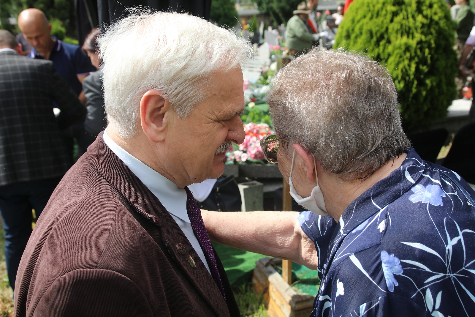 Kilkadziesiąt osób wzięło udział w pogrzebie Zygmunta Urbana