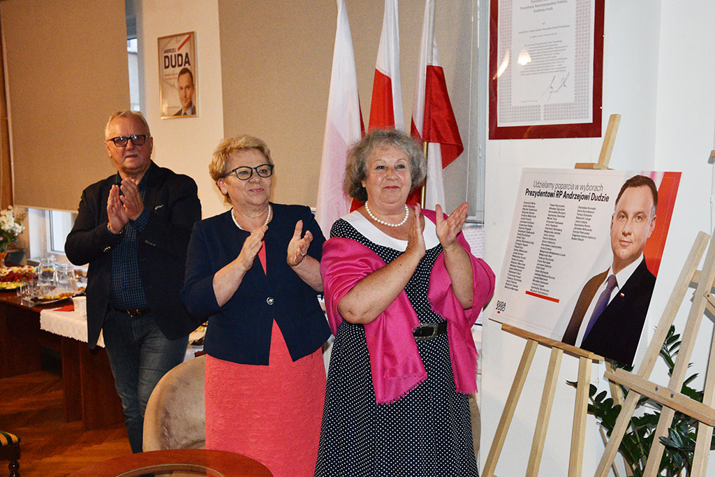Radość w legnickim sztabie Prawa i Sprawiedliwości