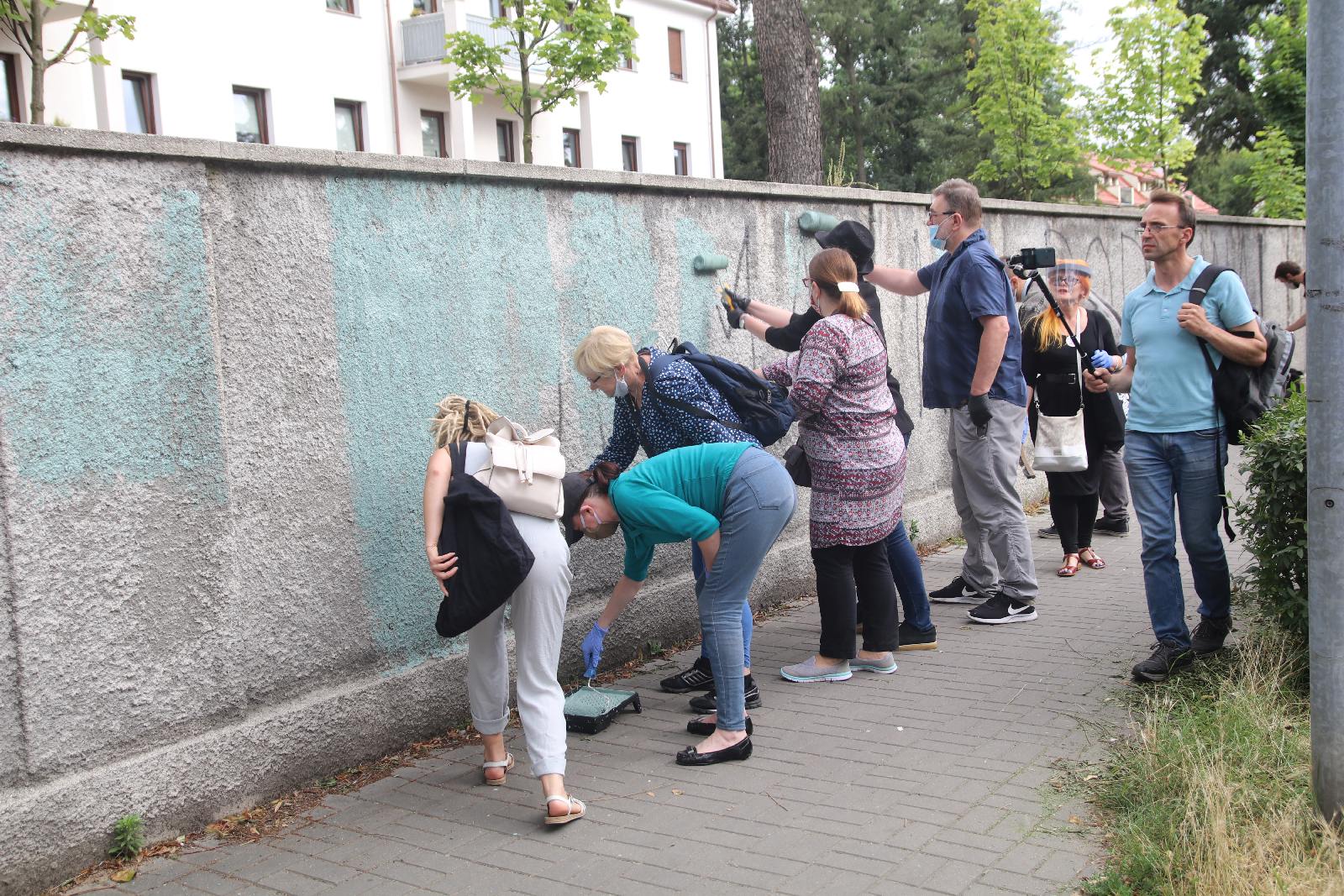 Pędzlami i farbą walczyli z mową nienawiści