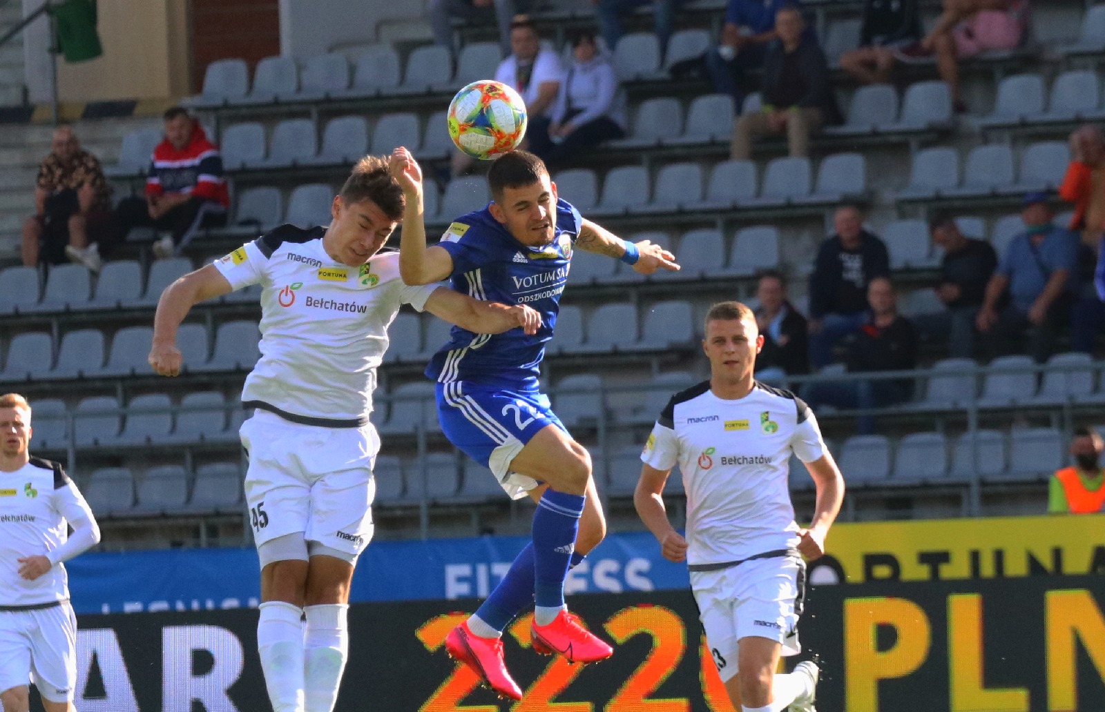 Miedź Legnica wygrywa z Bełchatowem i jest coraz bliżej barażów