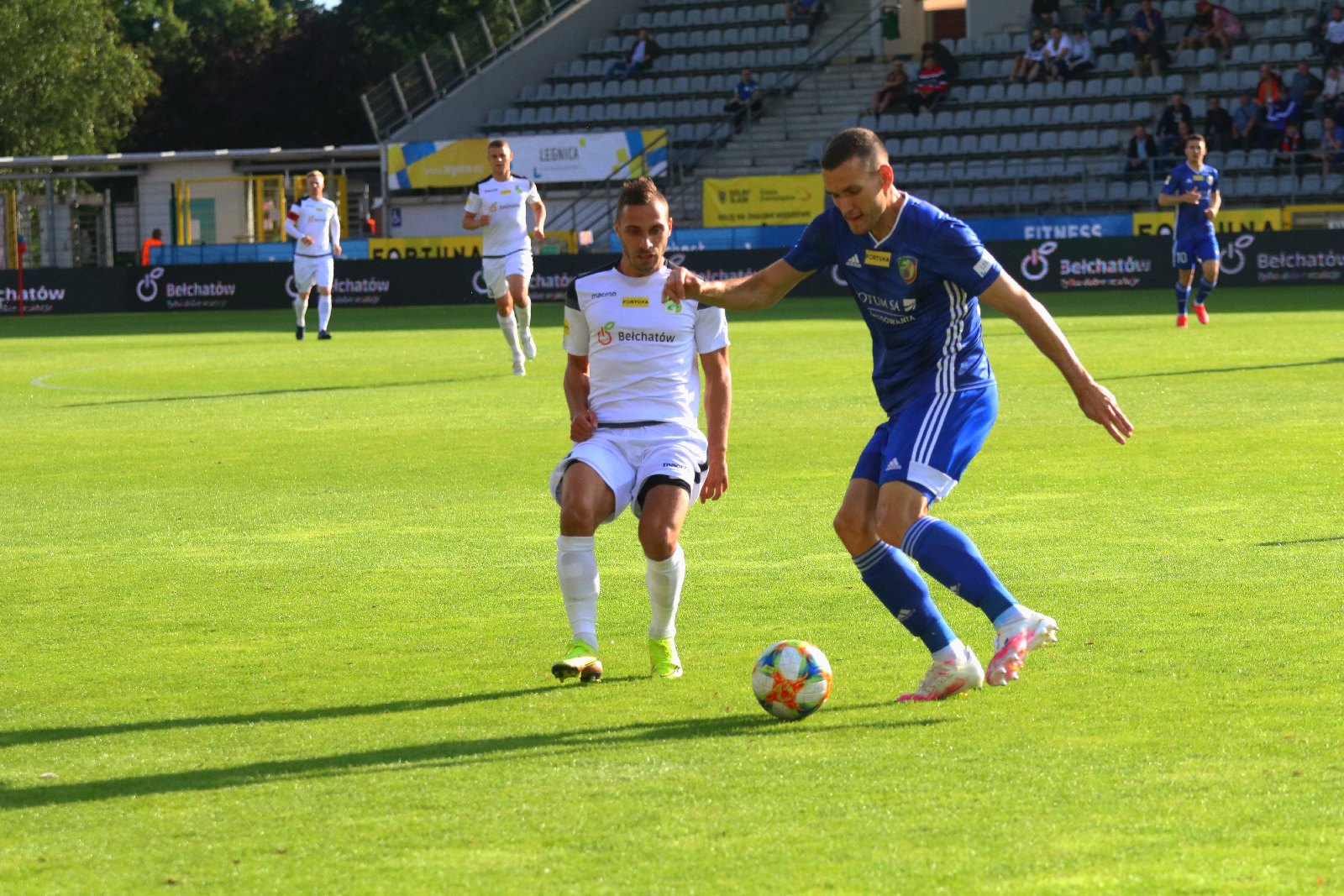 Miedź Legnica wygrywa z Bełchatowem i jest coraz bliżej barażów