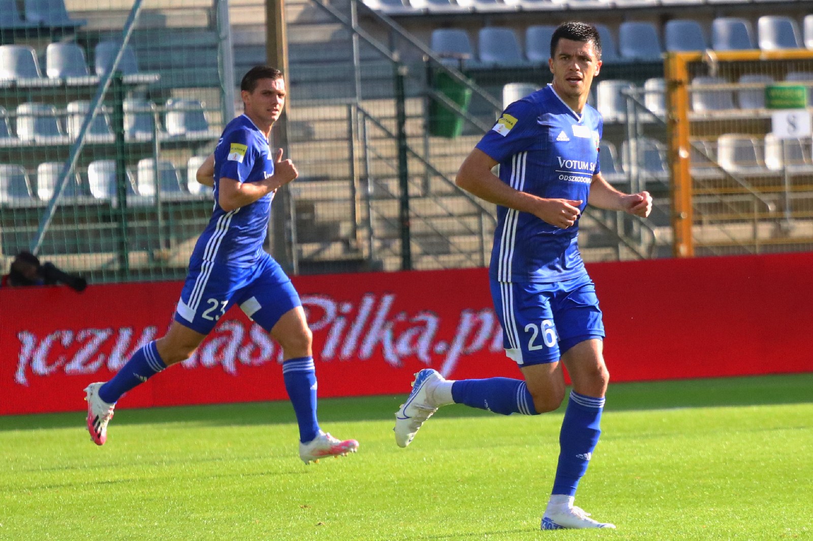 Miedź Legnica wygrywa z Bełchatowem i jest coraz bliżej barażów