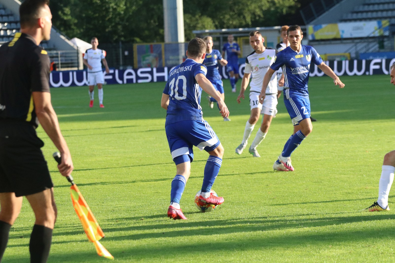 Miedź Legnica wygrywa z Bełchatowem i jest coraz bliżej barażów