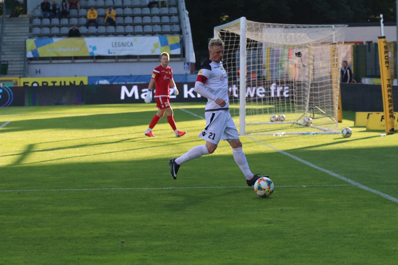 Miedź Legnica wygrywa z Bełchatowem i jest coraz bliżej barażów