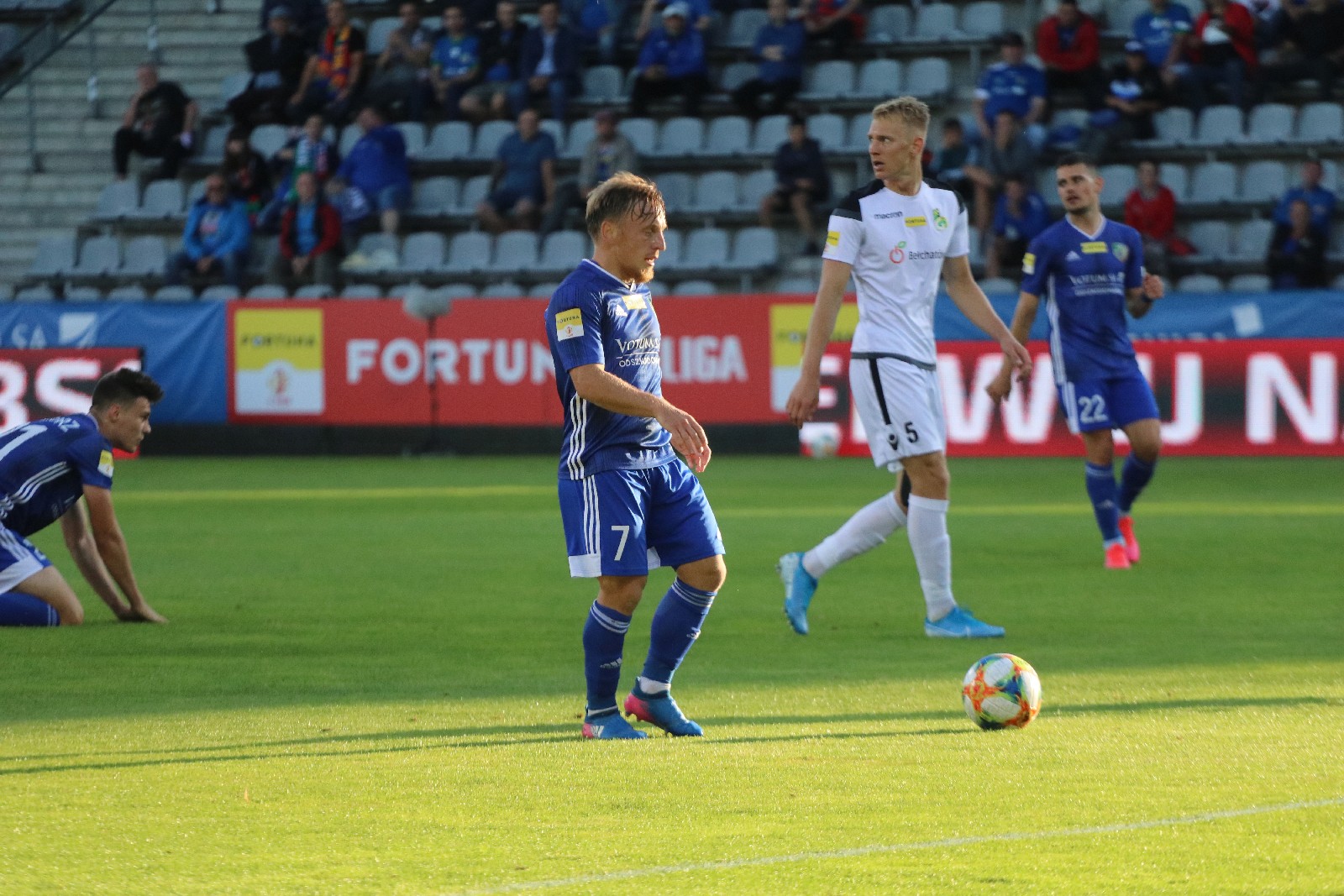 Miedź Legnica wygrywa z Bełchatowem i jest coraz bliżej barażów