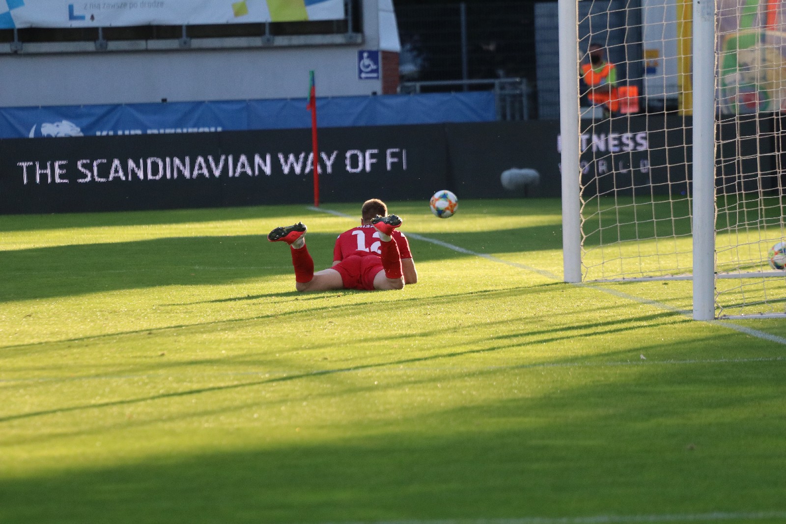 Miedź Legnica wygrywa z Bełchatowem i jest coraz bliżej barażów