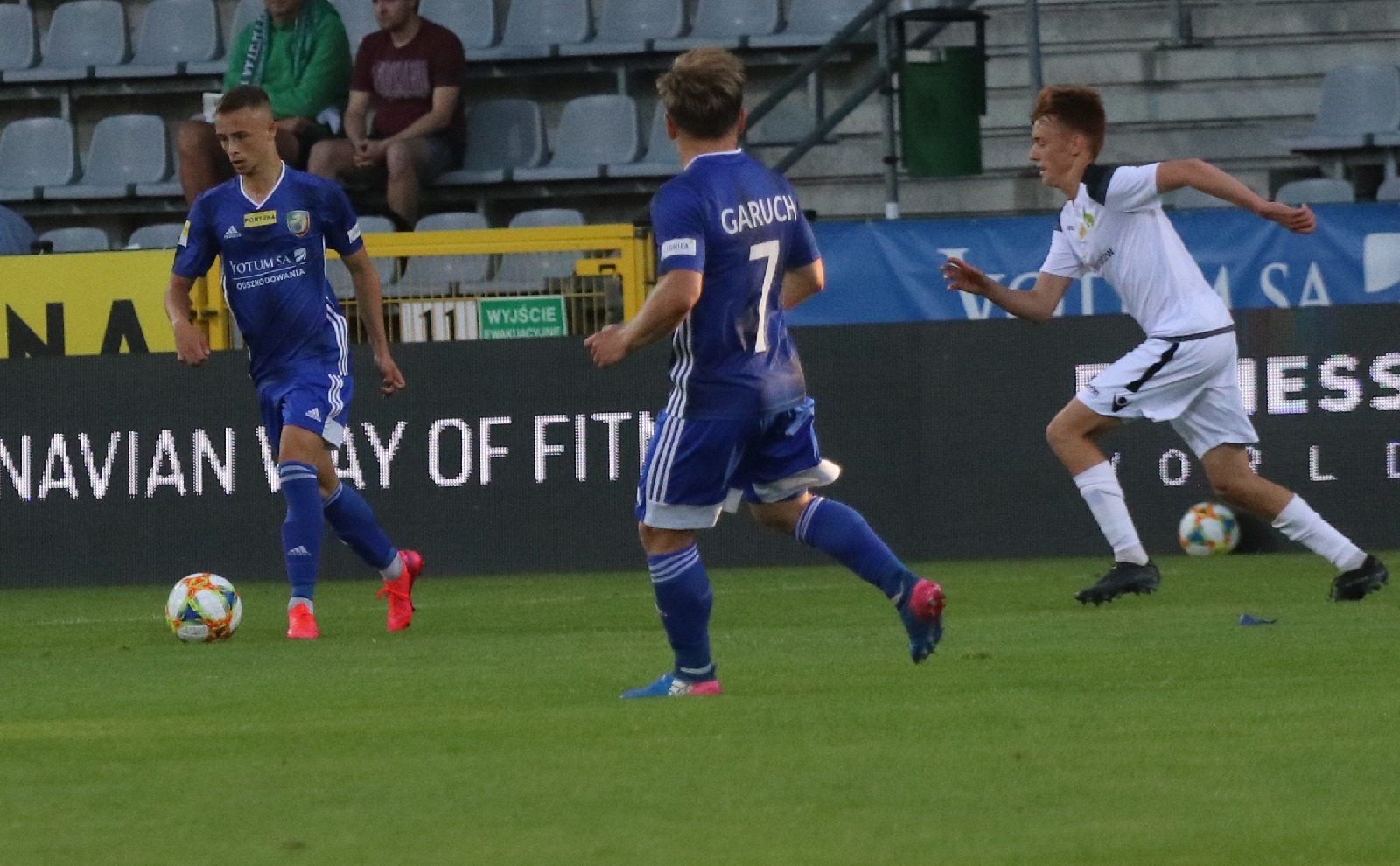 Miedź Legnica wygrywa z Bełchatowem i jest coraz bliżej barażów