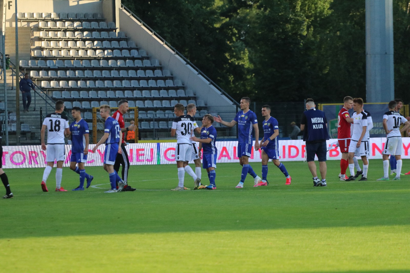 Miedź Legnica wygrywa z Bełchatowem i jest coraz bliżej barażów