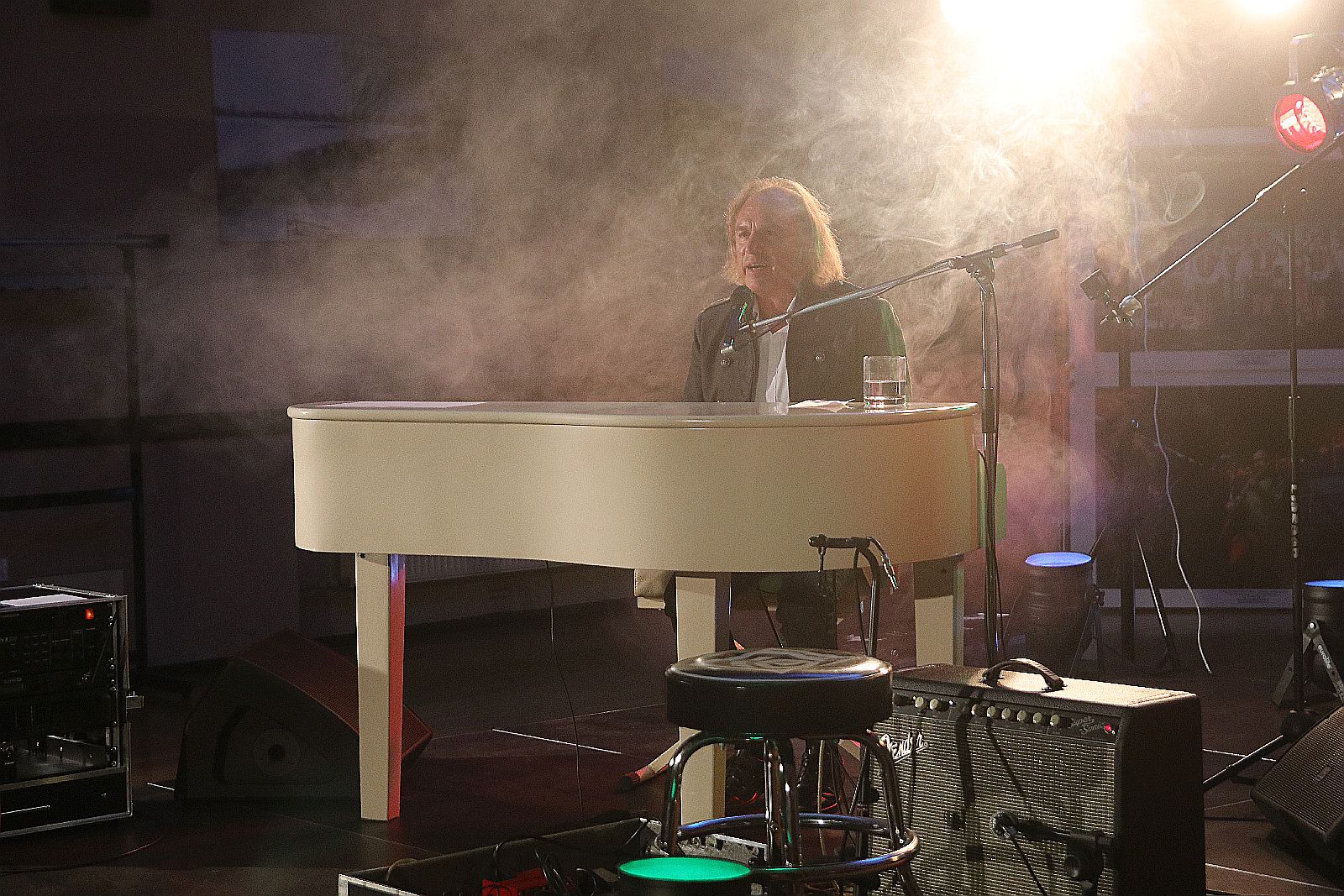 Legnicki bard wystąpił na kunickiej scenie          
