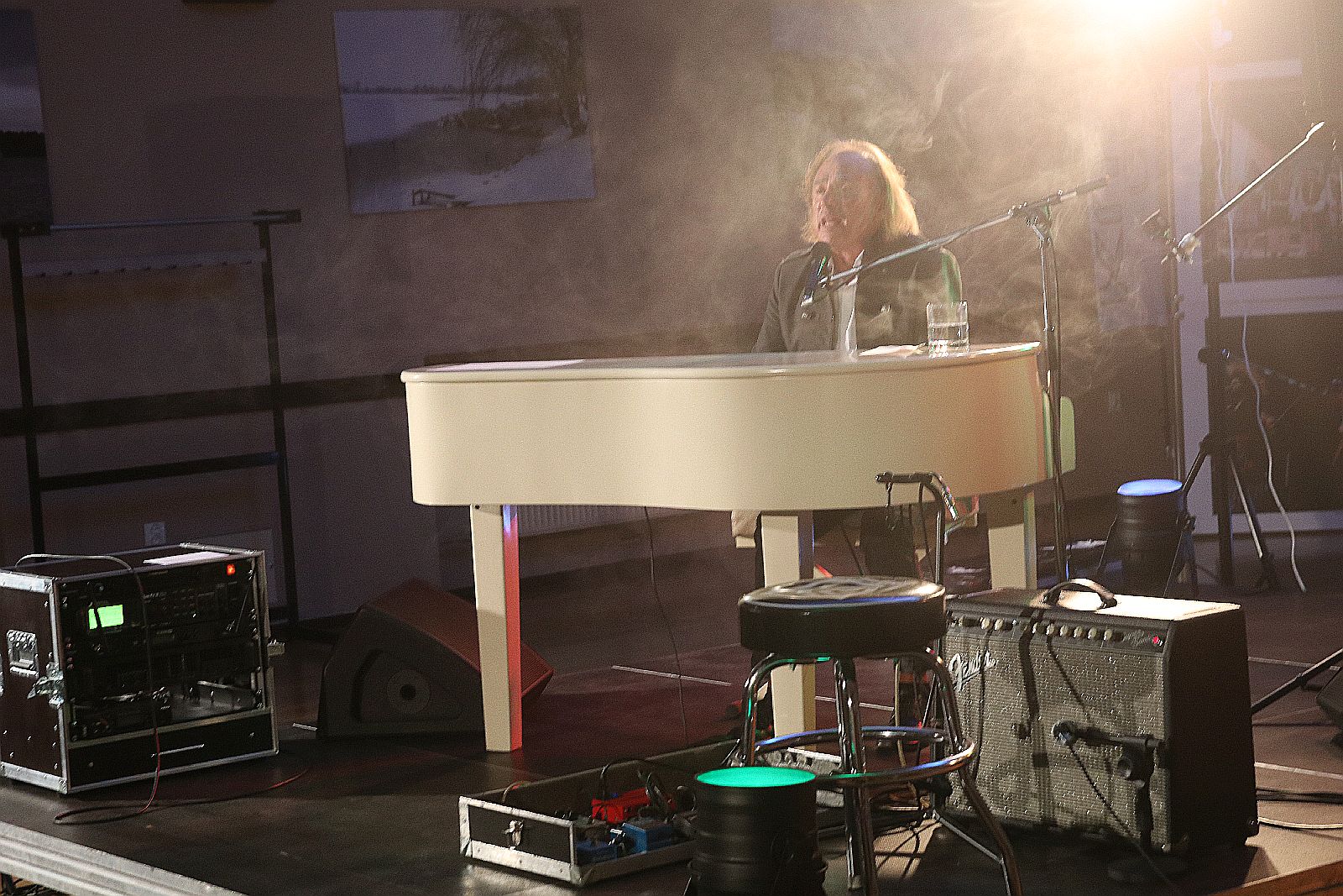 Legnicki bard wystąpił na kunickiej scenie          
