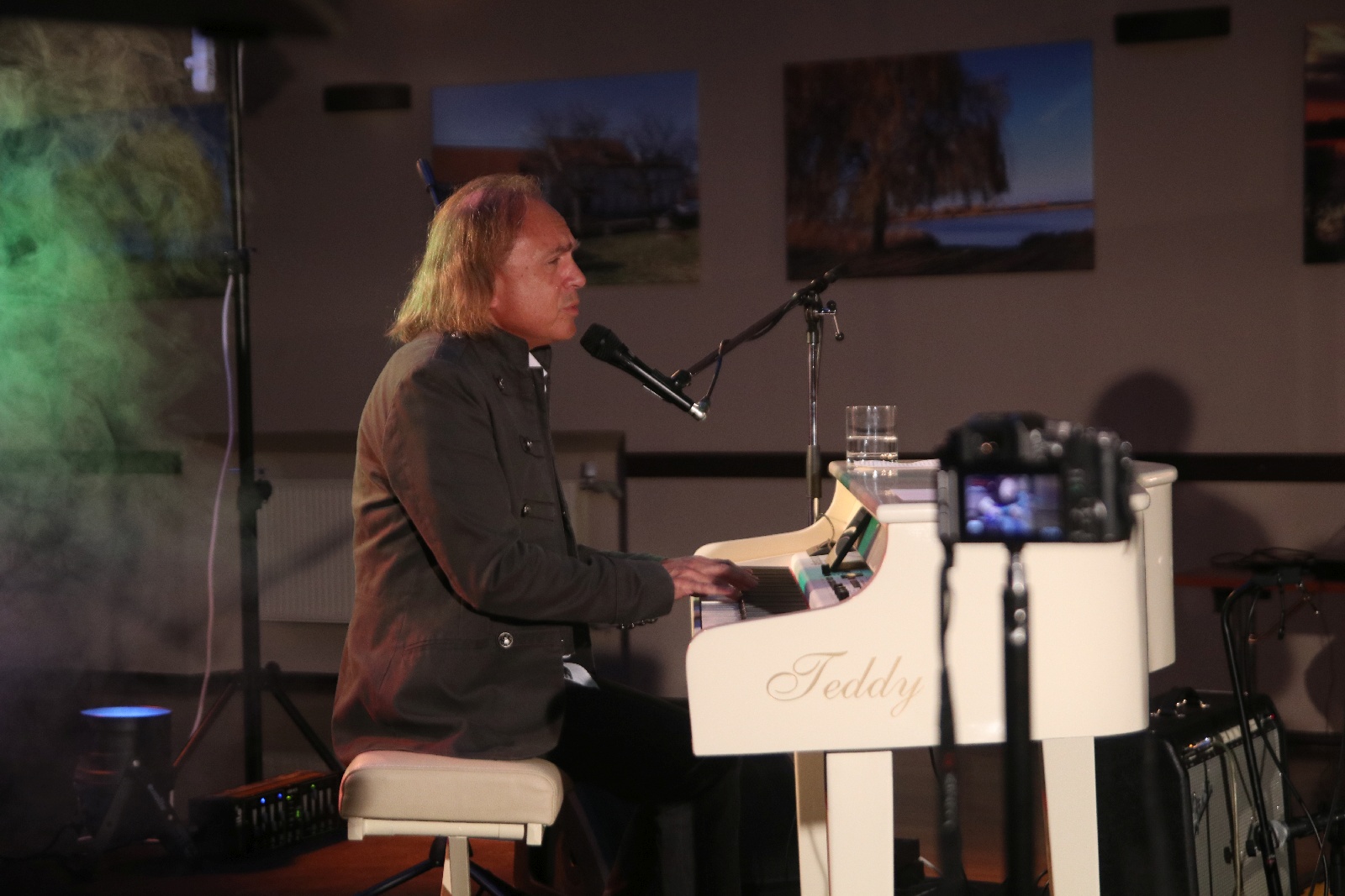 Legnicki bard wystąpił na kunickiej scenie          
