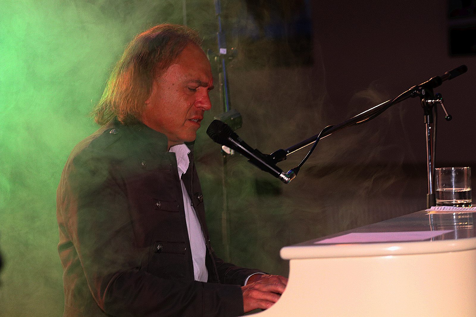 Legnicki bard wystąpił na kunickiej scenie          
