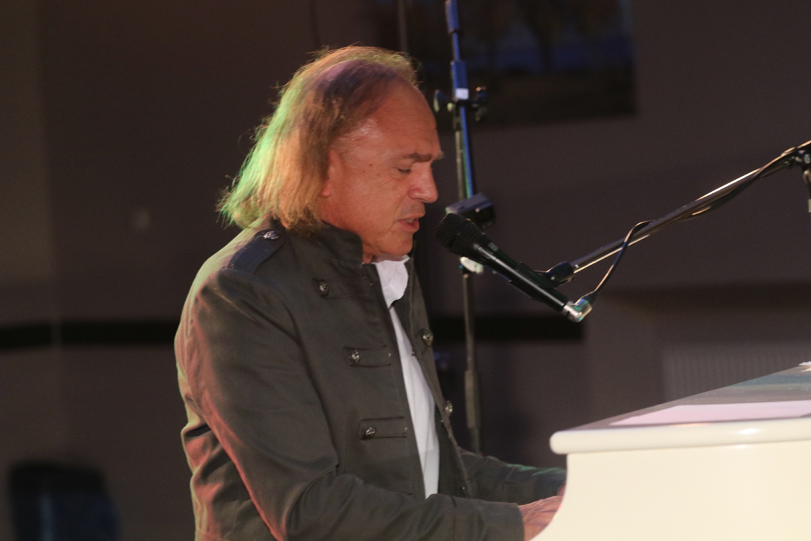 Legnicki bard wystąpił na kunickiej scenie          
