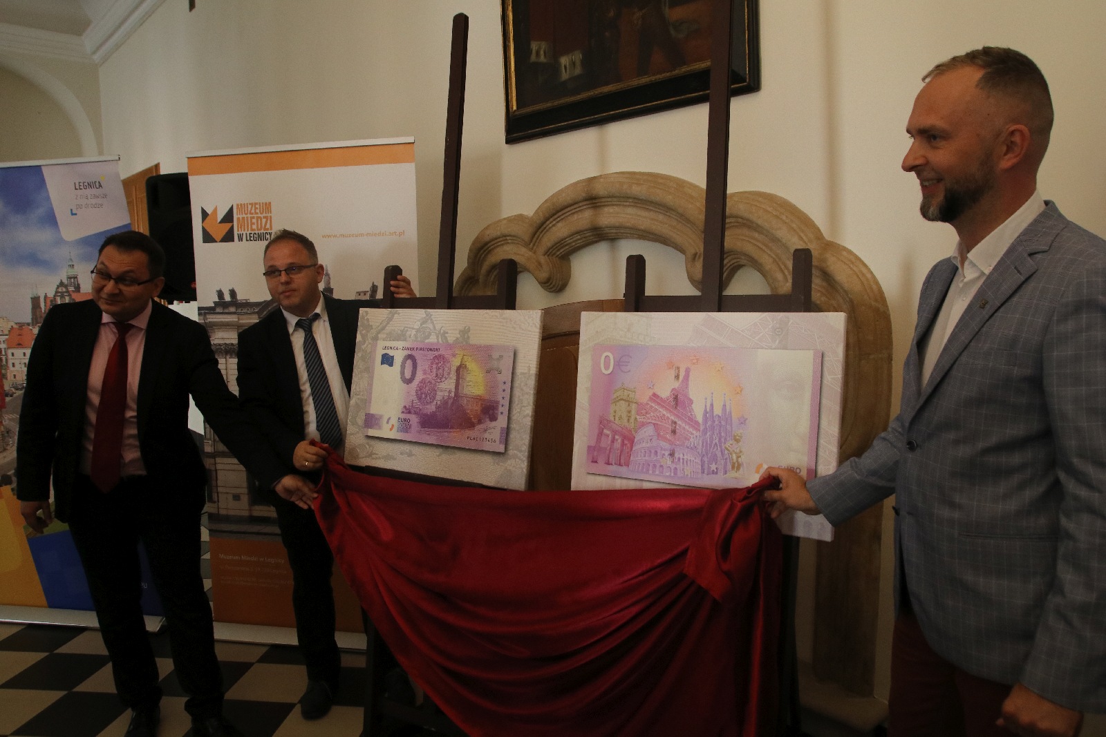 Promocja legnickiego banknotu pamiątkowego 0 Euro