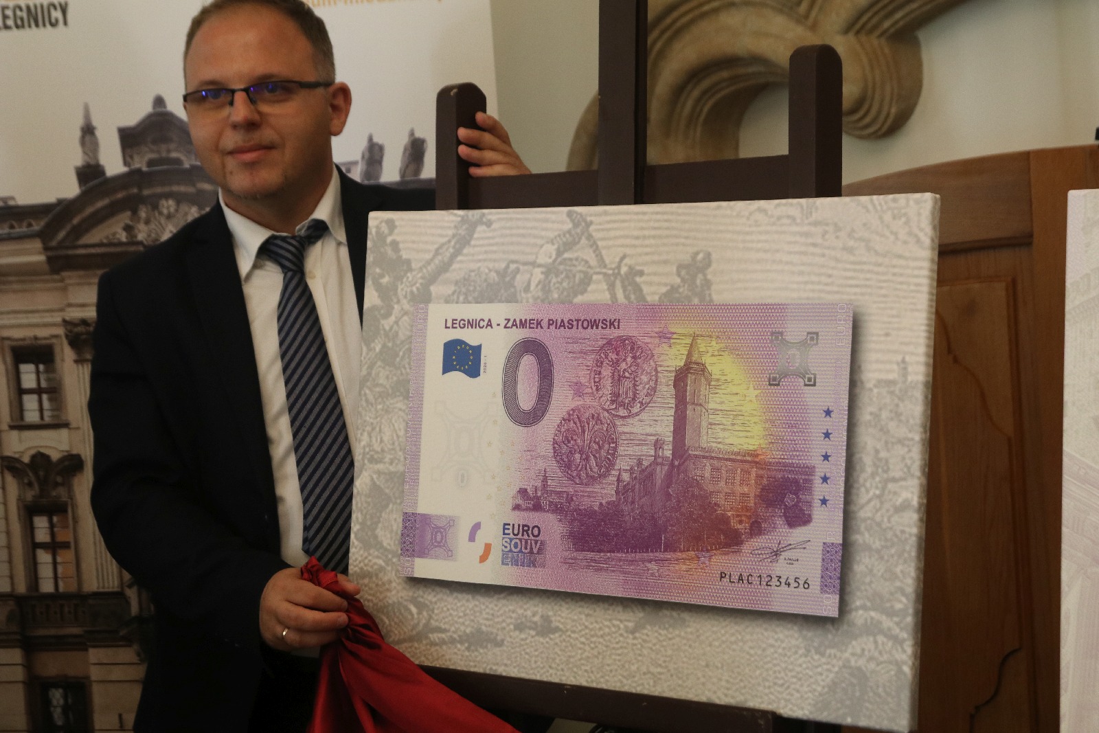 Promocja legnickiego banknotu pamiątkowego 0 Euro