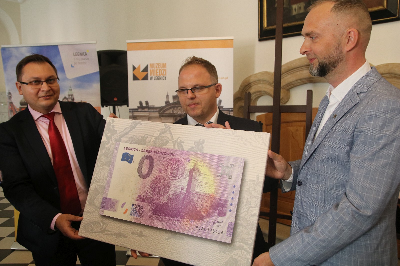 Promocja legnickiego banknotu pamiątkowego 0 Euro